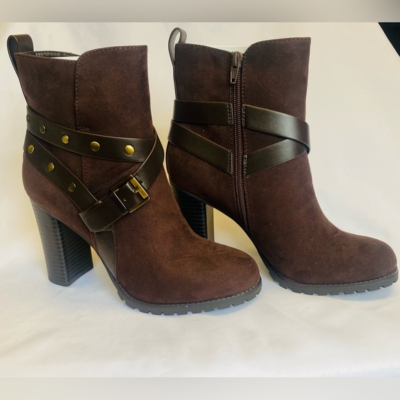 NEW IN BOX- Apt.9 Manager Boots - Picture 3 of 12